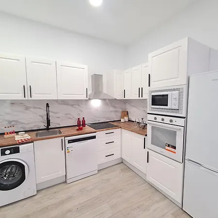 Apartment 3 - 3 Banos - 8pax - Linea 5 De Metro