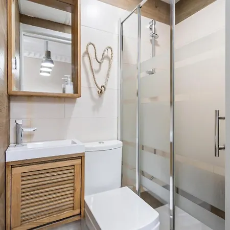 Modern Near Gran Via And Key Places - Reloj I * Madrid