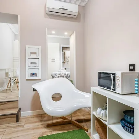 Modern Near Gran Via And Key Places - Reloj I