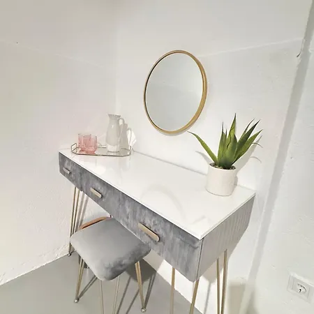 Beautyflat For Six By Elenahost * Madrid