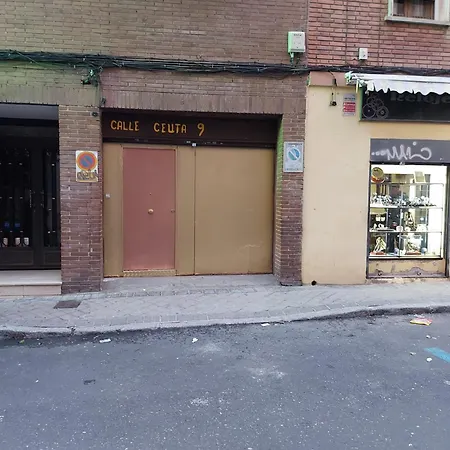 Bernabeu A 15 Minutos Hostel Madrid