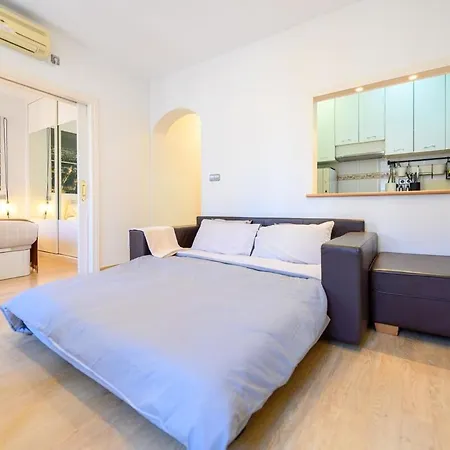 Apartment For Lovely Tempotal Centro Sbe282d Madrid