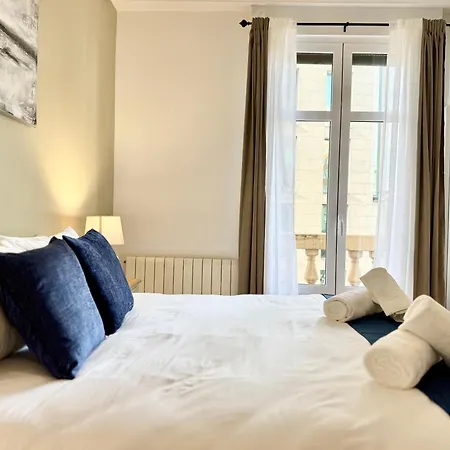 Apartment Elegance And Comfort In
