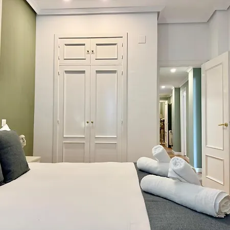 Elegance And Comfort In Apartment *