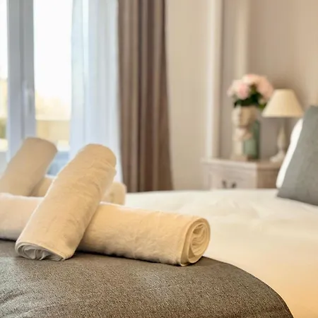 Elegance And Comfort In Apartment *