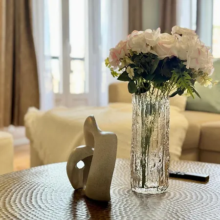 Elegance And Comfort In * Madrid