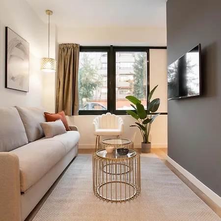 Catalina En Apartamento Madrid