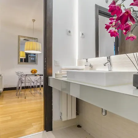 Gran Via By Skykey Apartment