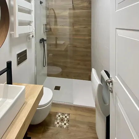 Private For 2 People - 2 Apartment Madrid