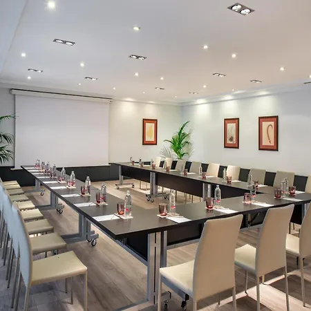מלון Alameda Aeropuerto, Affiliated By Melia 4*