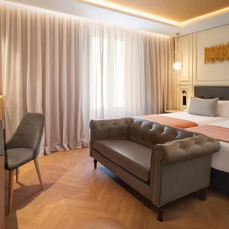 Catalonia Goya Hotel