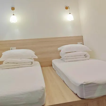 Hostal Unplan *