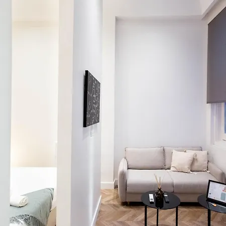 4- Hotel-style In Puerta Del Sol Apartment Madrid