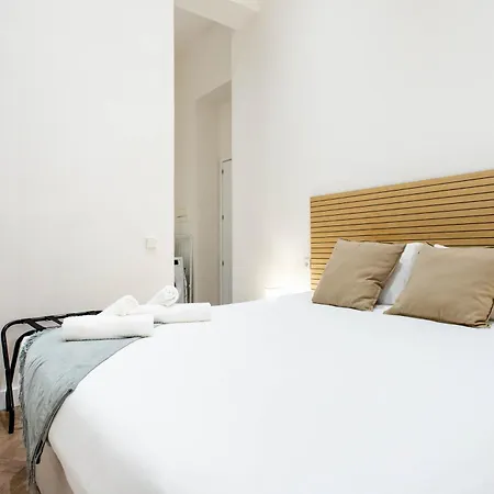 4- Hotel-style In Puerta Del Sol Apartment *