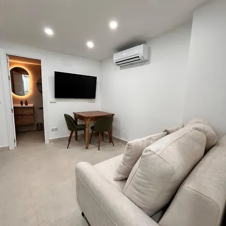 Aerosuites103 Apartment