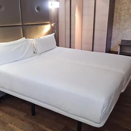 Petit Palace Posada Del Peine 4*