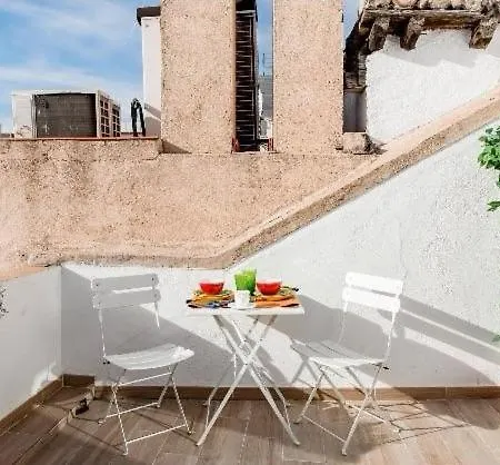 ático Duplex Con Terraza En Puro Centro, 2 A 8 Pax * Madrid