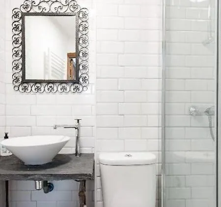 Apartamento ático Duplex Con Terraza En Puro Centro, 2 A 8 Pax *