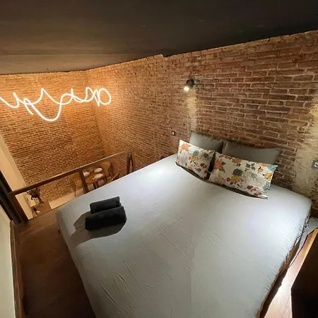 Moderno En Edificio Historico Apartment Madrid