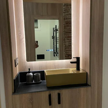 Moderno En Edificio Historico * Madrid