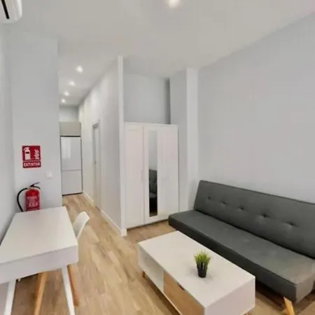 Relajate Con Estilo Cerca De Ifema Apartamento