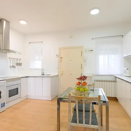 Apartment Apartamento Temporal Charmartin 4 Torres 2 Dormitorios Cas292