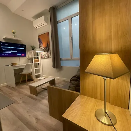 Preciados 4 Apartment