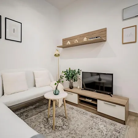 Cozy In Lavapies Apartment
