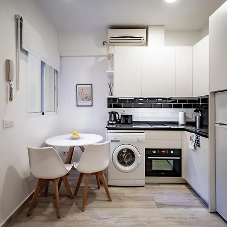 Cozy In Lavapies Apartment Madrid