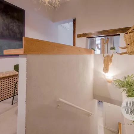 Rustic Cool Interior Design En Plaza Espana Al Pie De Gran Via * Madrid