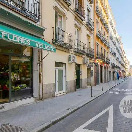 Apartment Rustic Cool Interior Design En Plaza Espana Al Pie De Gran Via