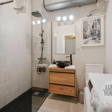 Rustic Cool Interior Design En Plaza Espana Al Pie De Gran Via Madrid