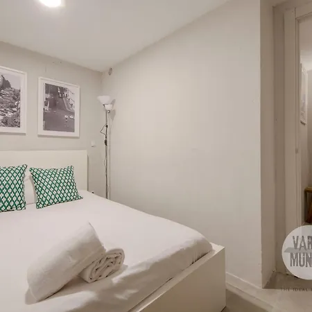 Rustic Cool Interior Design En Plaza Espana Al Pie De Gran Via * Madrid