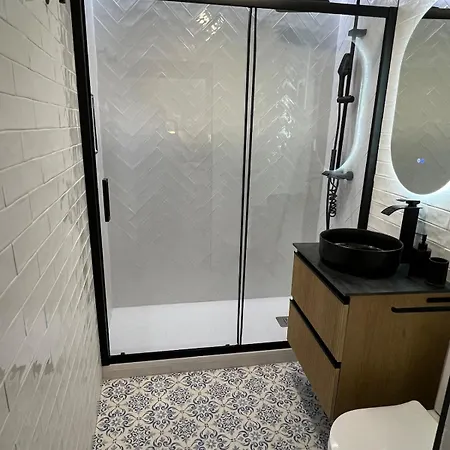 Loft De Estreno Junto A Gran Via Apartment *