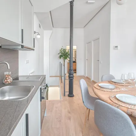 Apartamento De Diseno Nuevo En Zona Centrica 3hab 2banos Madrid