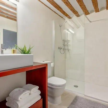 Apartment Boho-chic Loft In A Legendary 17th-century 'trap House Madrid