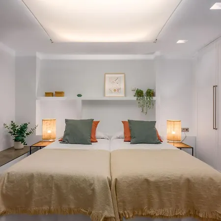 Boho-chic Loft In A Legendary 17th-century 'trap House Apartment