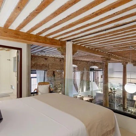 Boho-chic Loft In A Legendary 17th-century 'trap House * Madrid
