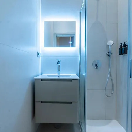 Vip Malasana 6 Pax Apartment