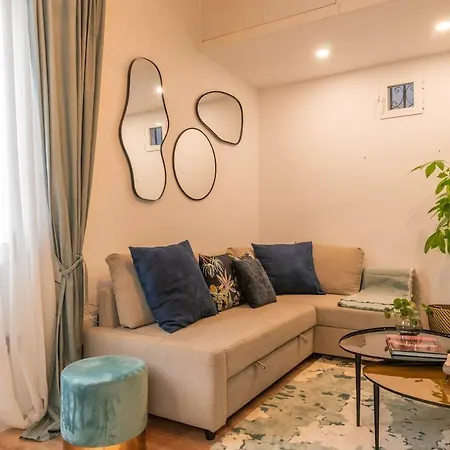 Cultural And Historical Heart - 7min Walk Plaza Mayor And Palacioreal - Ac Apartment