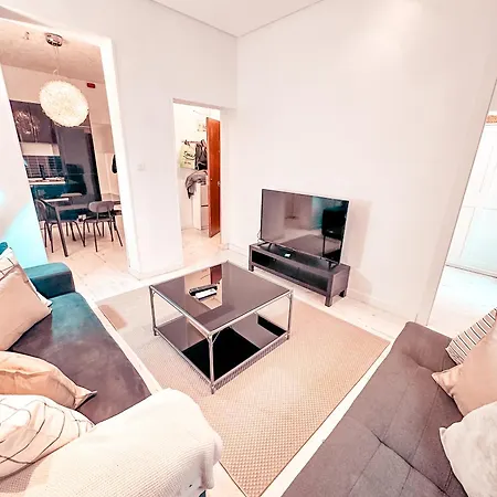 Lujosa Vivienda En El Centro De Tu De Ocio - Preciados