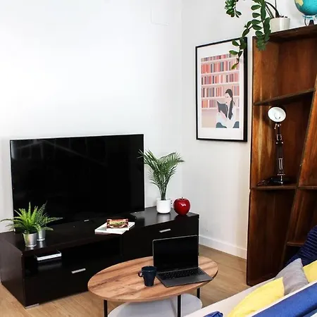 Oasis Urbano En El Corazon Financiero / Castellana Apartment