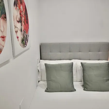 Apartment For Vivienda Temporal De Cuatro En Arganzuela Man102 Madrid