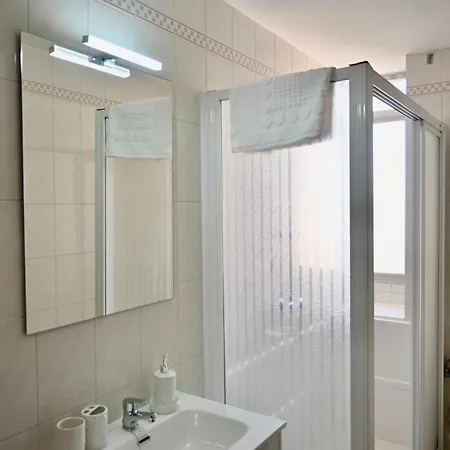 For Vivienda Temporal De Cuatro En Arganzuela Man102 Apartment *