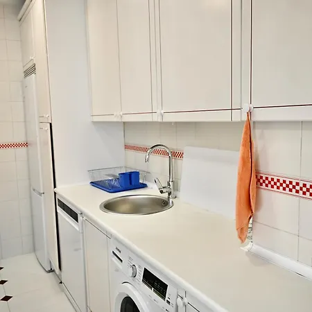Apartment For Vivienda Temporal De Cuatro En Arganzuela Man102 Madrid