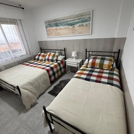 Ifema, Dehesa De La Villa, Plaza Castilla, Ciudad Universitaria, Hospitales La Paz, Cuatro Caminos Apartment Madrid