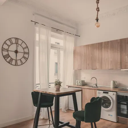 Apartamento 8 Rooms, 6 Bathrooms Over Gran Via Street