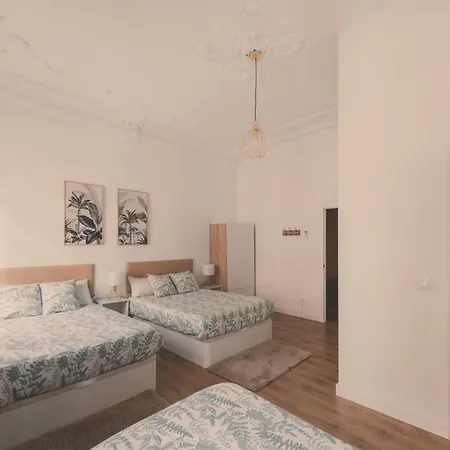 8 Rooms, 6 Bathrooms Over Gran Via Street Apartamento Madrid