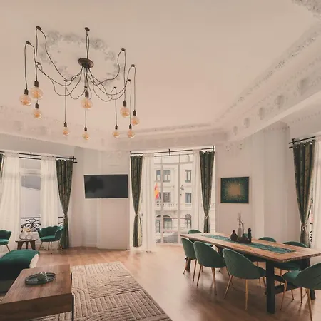 8 Rooms, 6 Bathrooms Over Gran Via Street Apartamento *