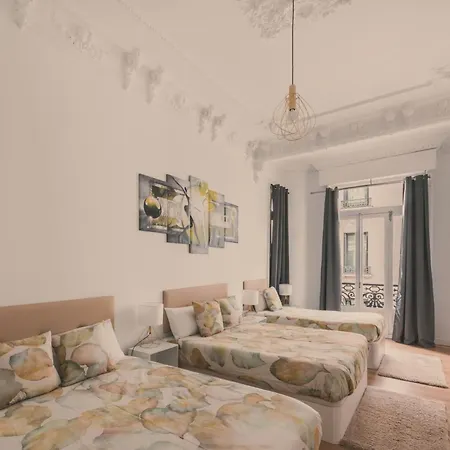 8 Rooms, 6 Bathrooms Over Gran Via Street Apartamento *